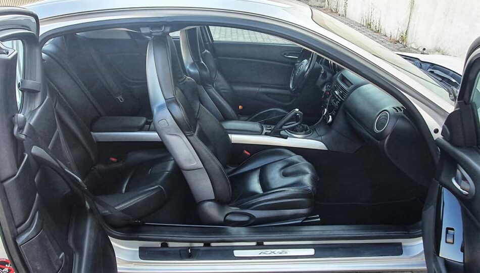 RX-8 INTERIOR 2