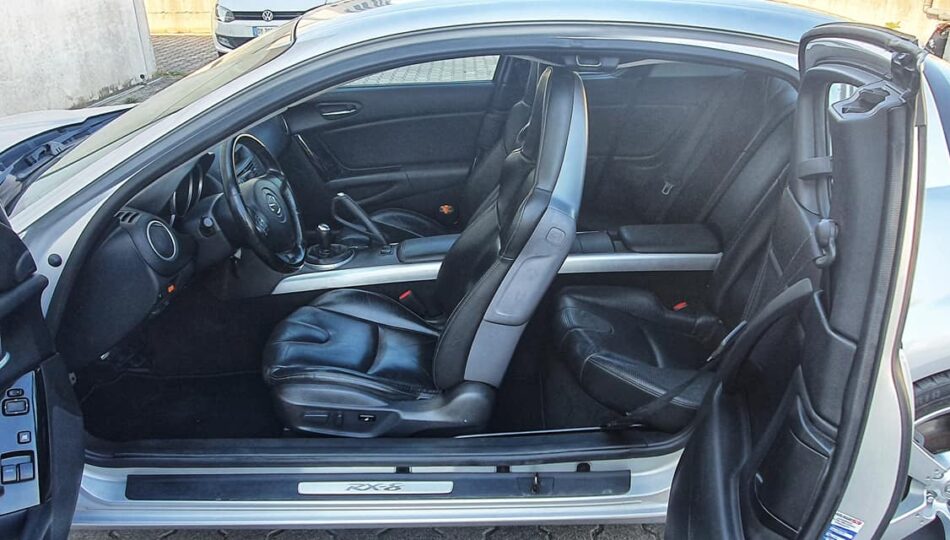 RX-8 INTERIOR 3